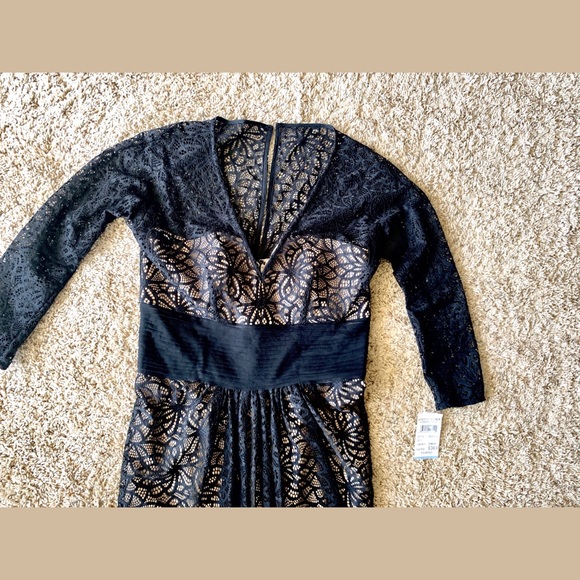 Mermaid black lace dress with train - Picture 2 of 7